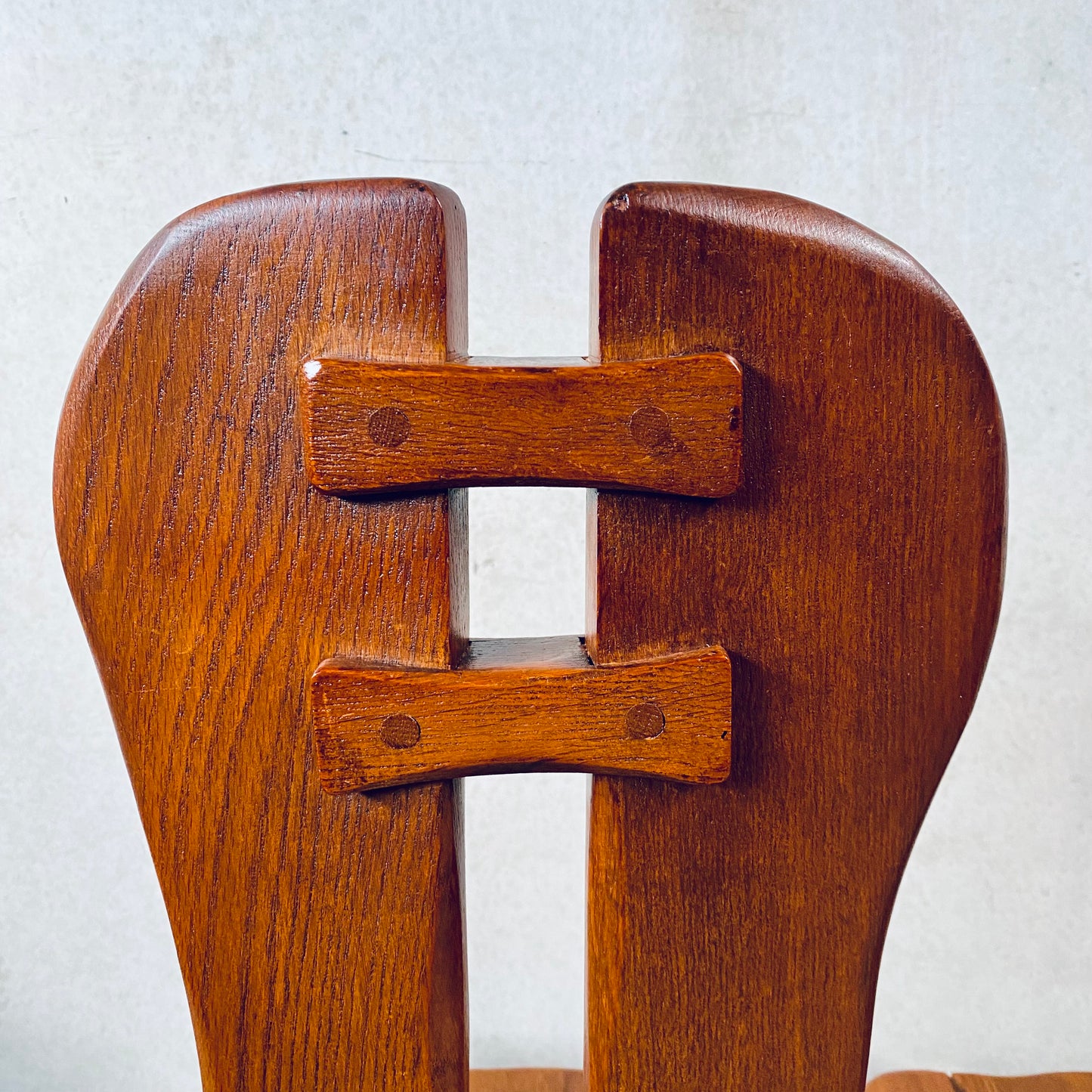 Set aus 4 Esszimmerstühlen im brutalistischen Stil aus massiver Eiche von Kunstmeubelen De Puydt, Belgien, 1970
