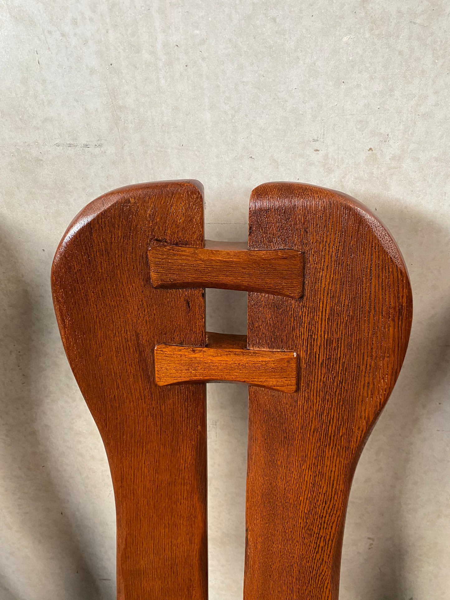 Set aus 4 Esszimmerstühlen im brutalistischen Stil aus massiver Eiche von Kunstmeubelen De Puydt, Belgien, 1970