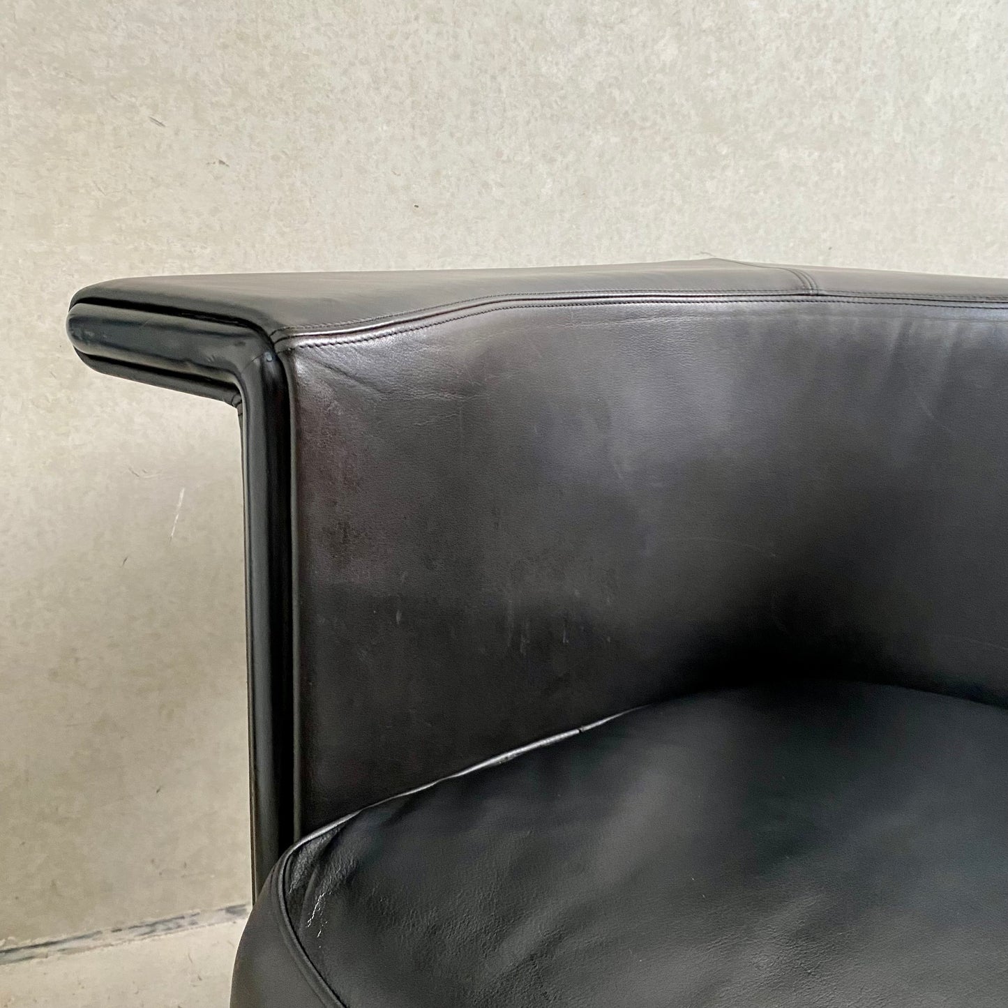 Antonio Citterio Braun-Schwarzes Ledersofa „Cricket“ für Moroso Italien 1980
