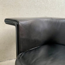 Load image into Gallery viewer, Antonio Citterio Brown Black Leather Sofa &quot;Cricket&quot; for Moroso Italy 1980
