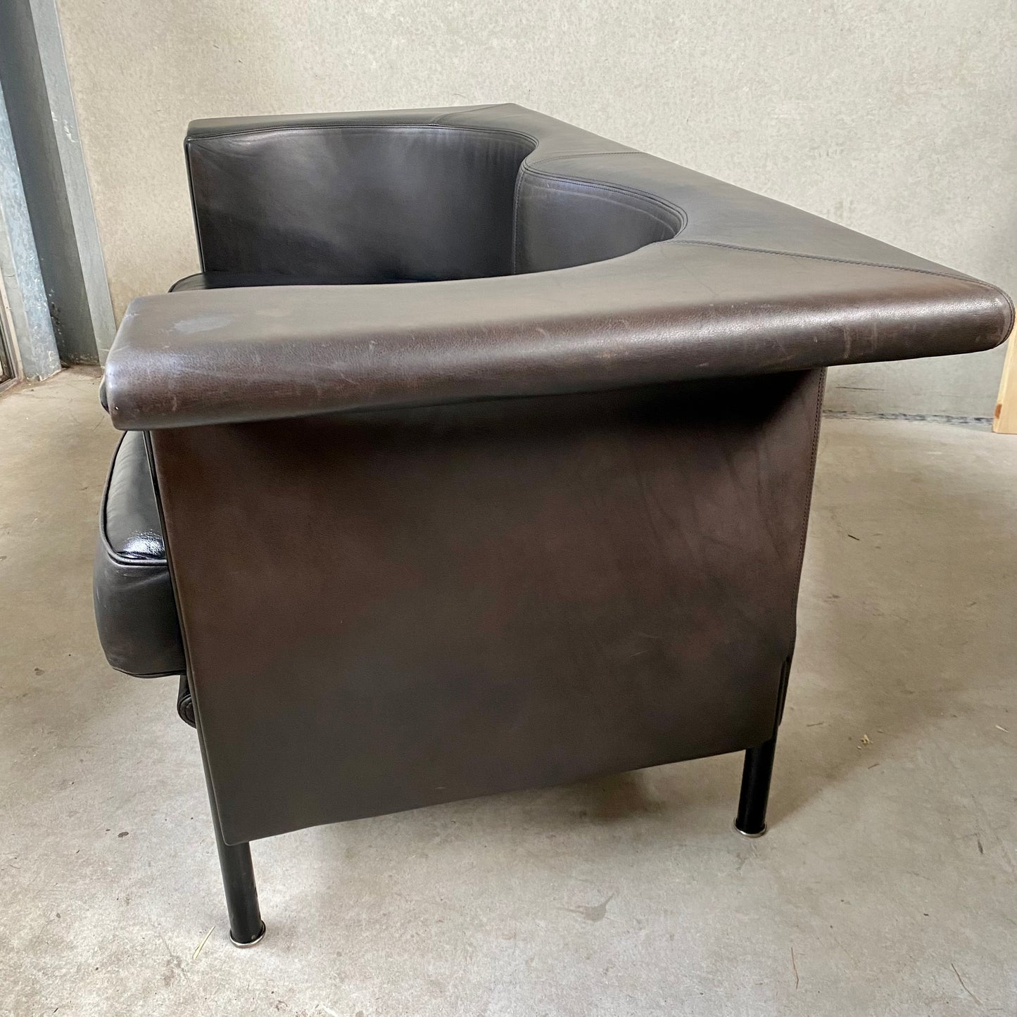 Antonio Citterio Braun-Schwarzes Ledersofa „Cricket“ für Moroso Italien 1980