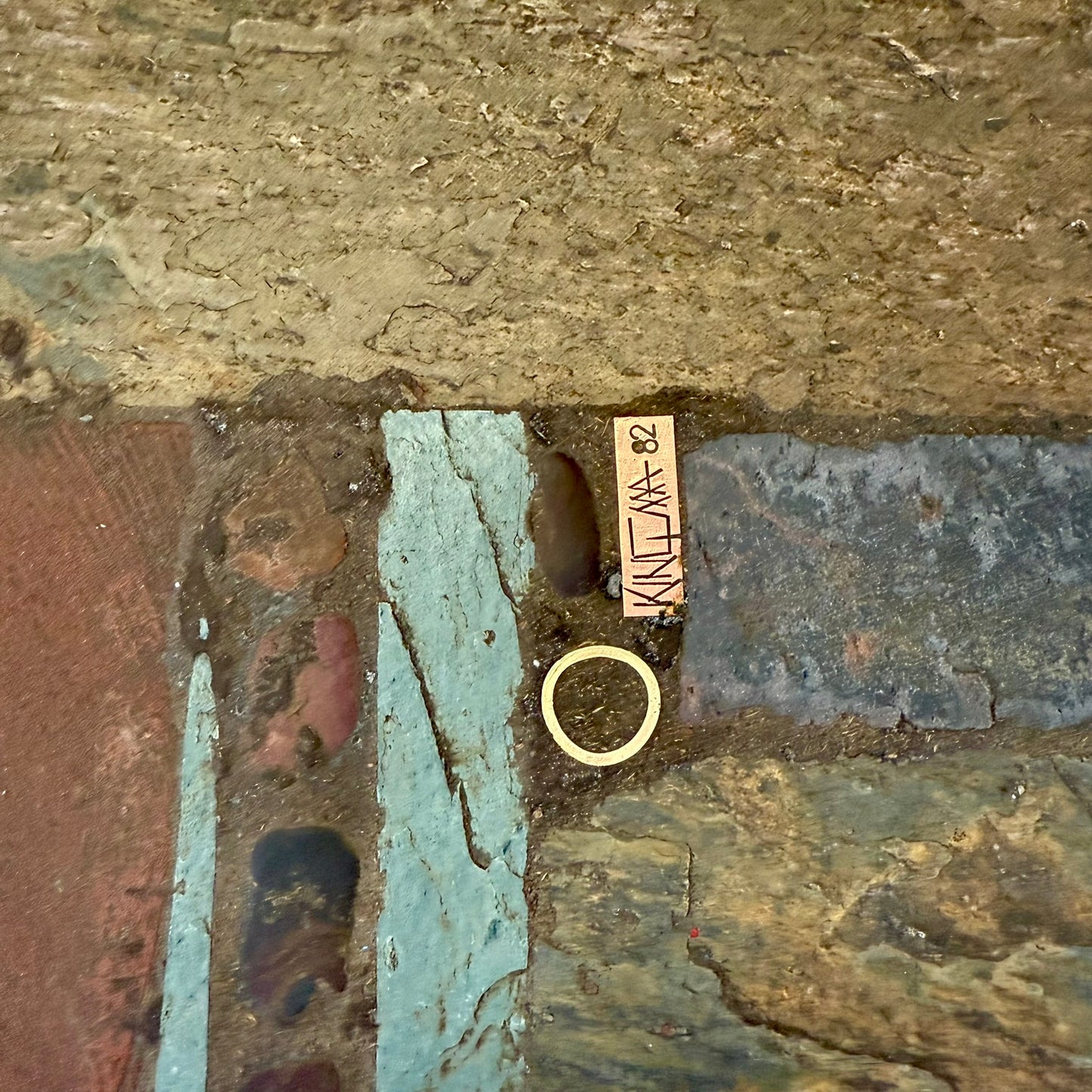 Table basse ronde en ardoise de style brutaliste, œuvre du sculpteur Paul Kingma, Pays-Bas, 1982