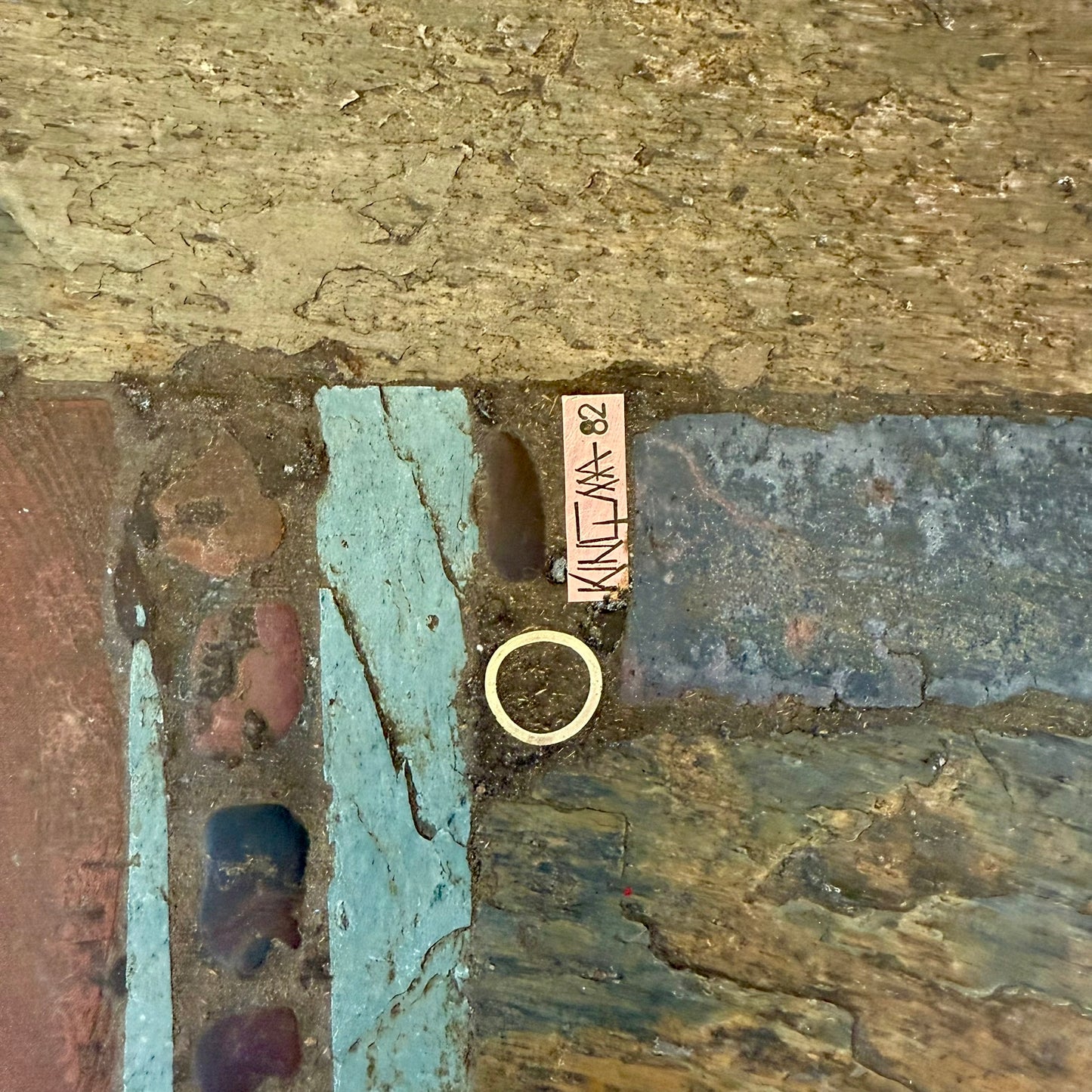 Table basse ronde en ardoise de style brutaliste, œuvre du sculpteur Paul Kingma, Pays-Bas, 1982