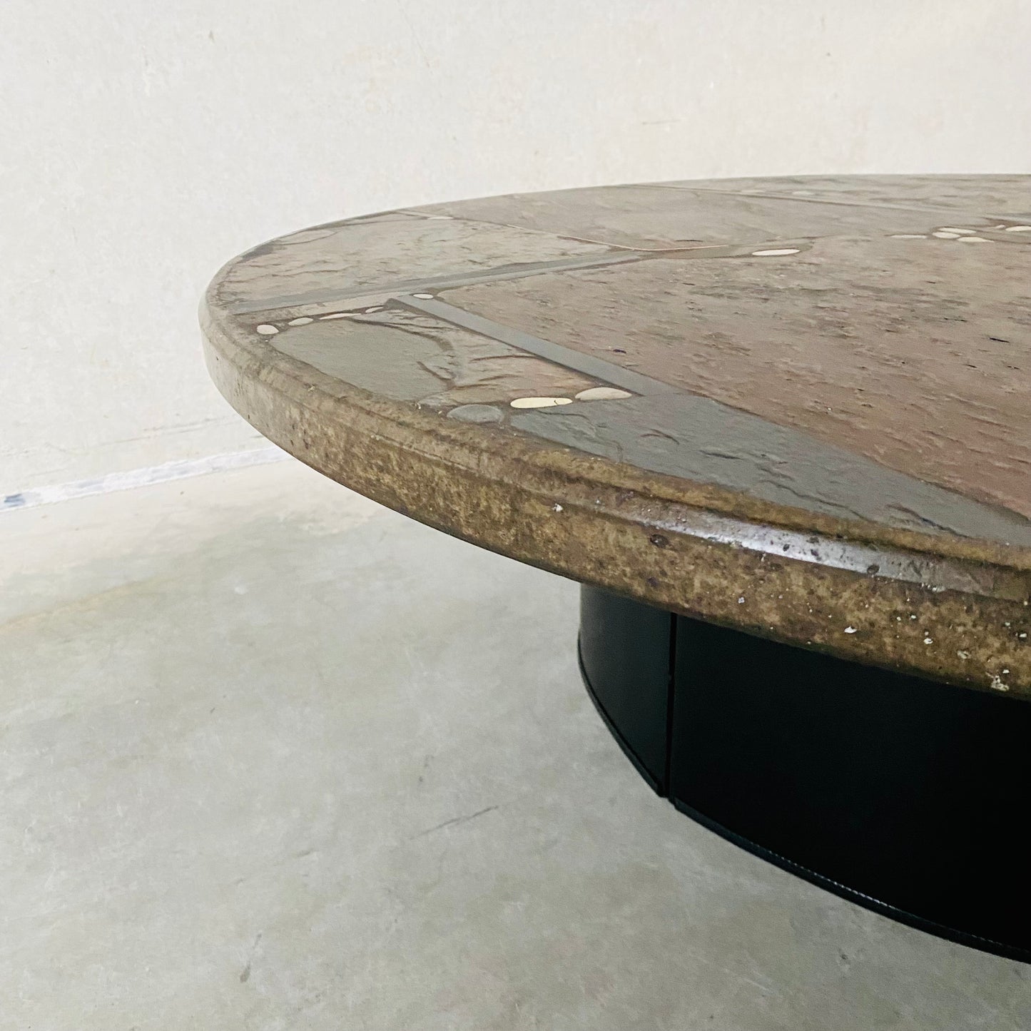 Brutalist Round Coffee Table by Sculptor Paul Kingma, Netherlands 1985