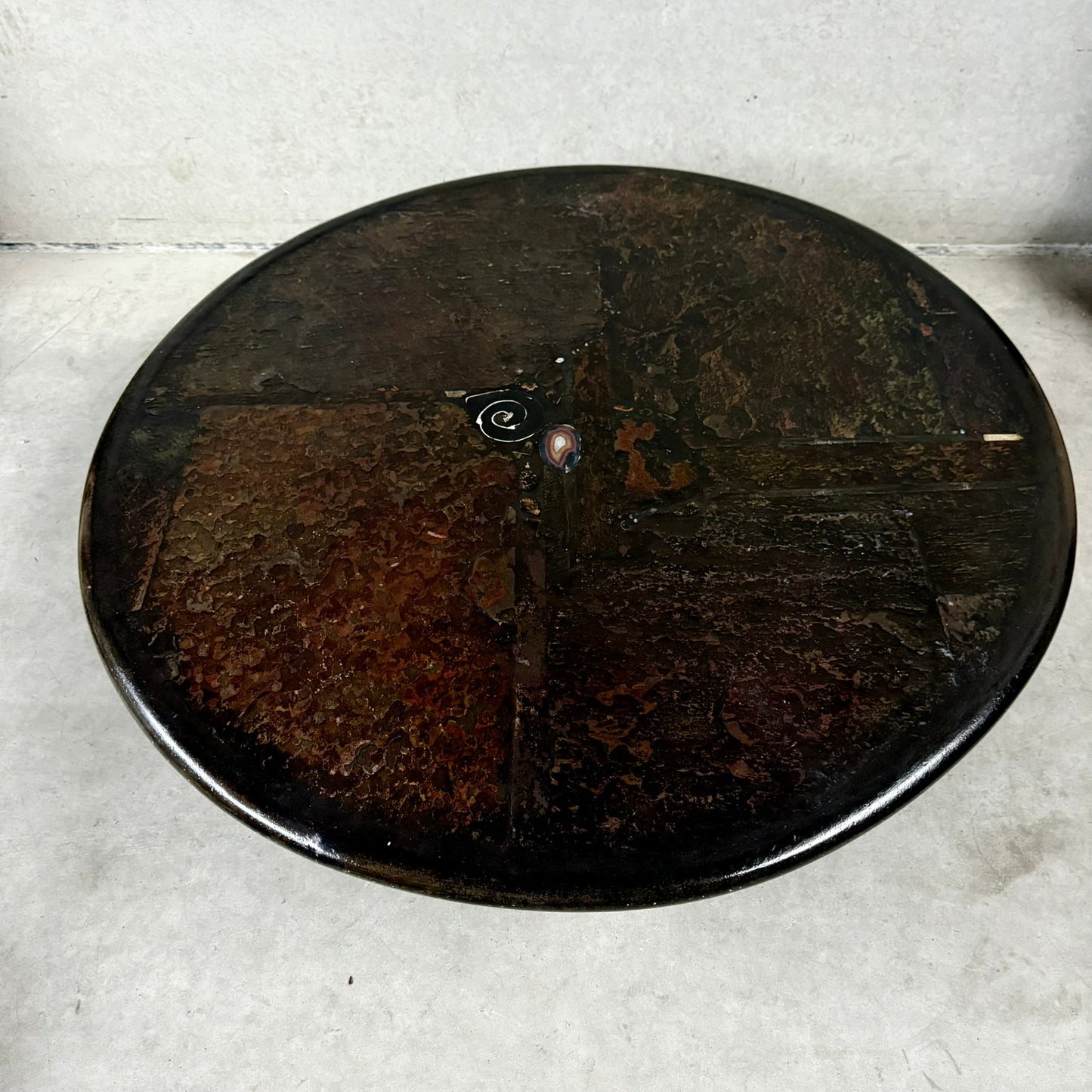 Brutalistischer runder Couchtisch aus Schiefer und Achat von Paul Kingma, Niederlande, 1989