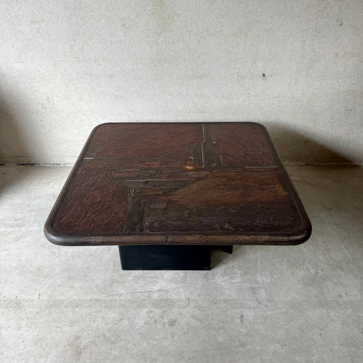 Table basse carrée brutaliste en ardoise et agate brune par Paul Kingma 1990