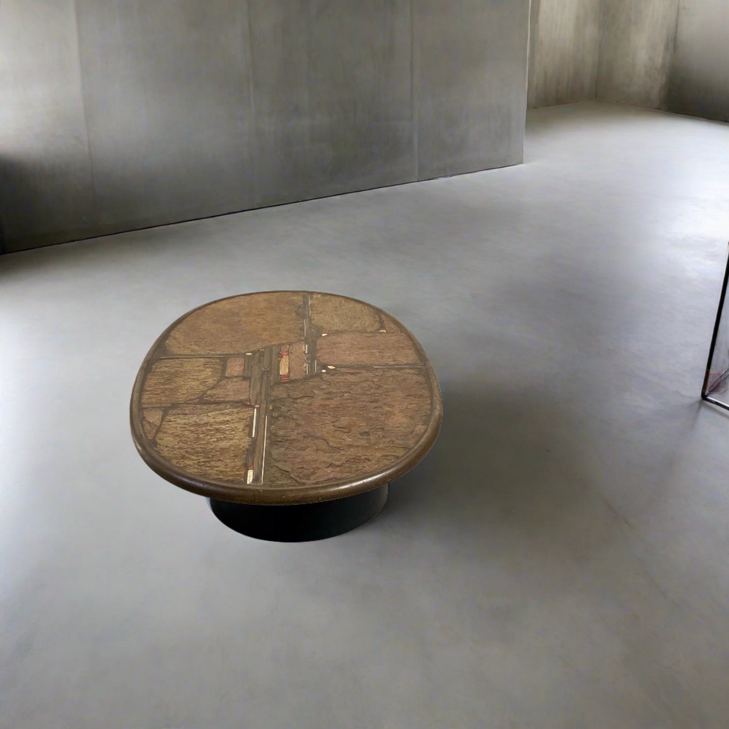 Brutalistischer ovaler Couchtisch des Bildhauers Paul Kingma, niederländisches Design