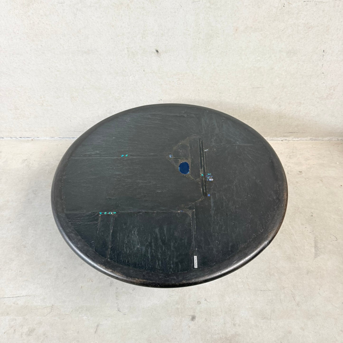 Brutalist Slate Stone Blue Agate Round Coffee Table by Paul Kingma, Netherlands 1990