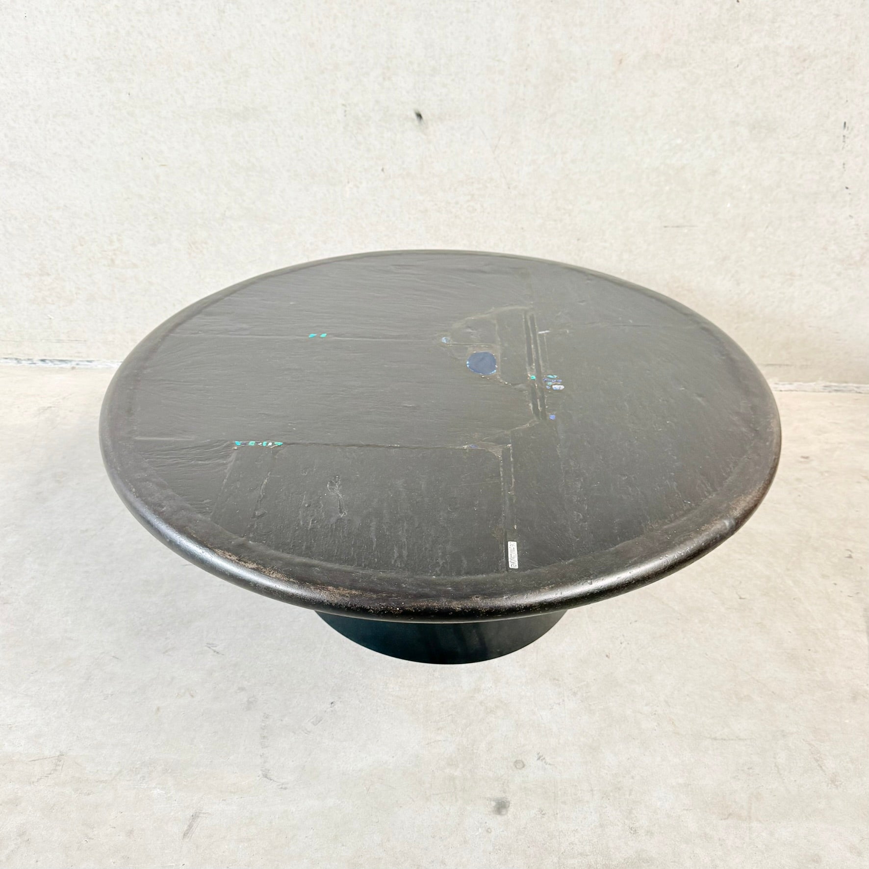 Brutalist Slate Stone Blue Agate Round Coffee Table by Paul Kingma, Netherlands 1990