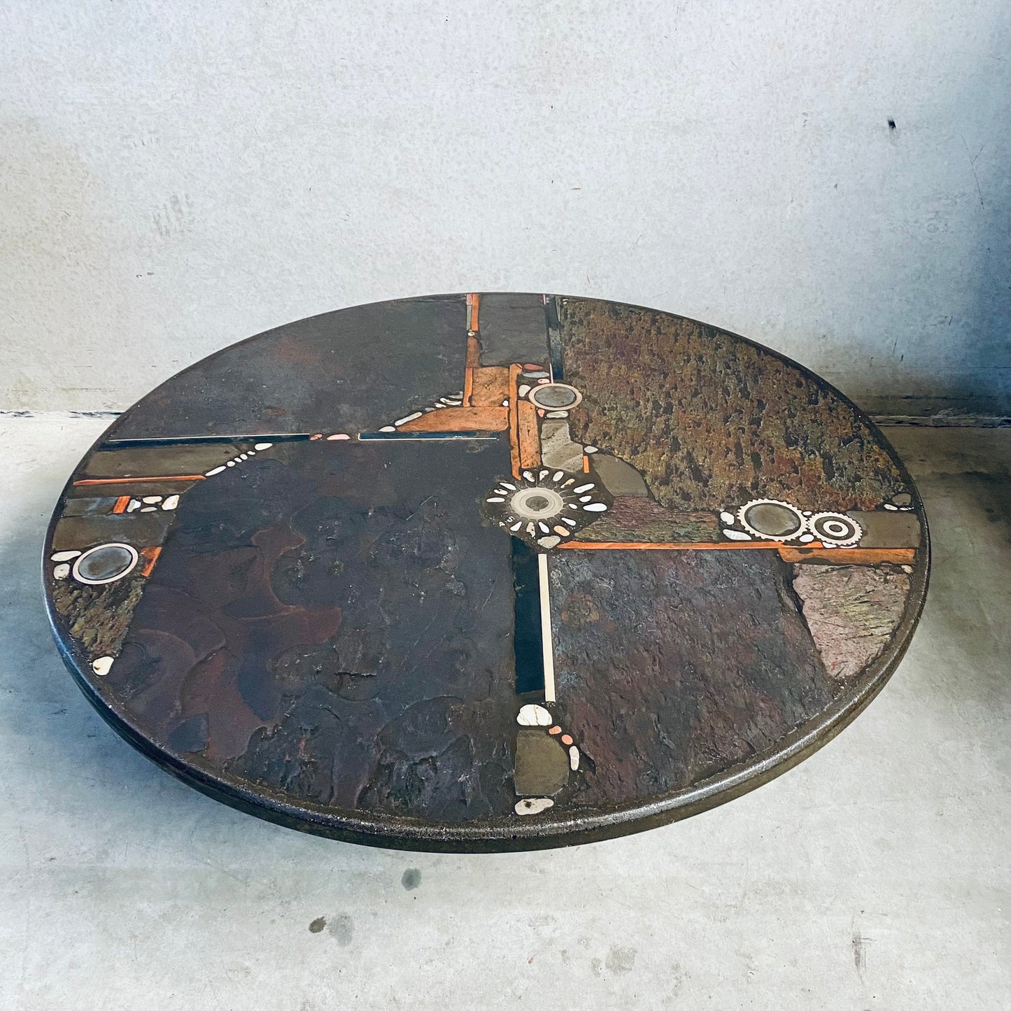 Runder Couchtisch im Stil des Brutalismus, entworfen vom Bildhauer Paul Kingma, Niederlande, 1984