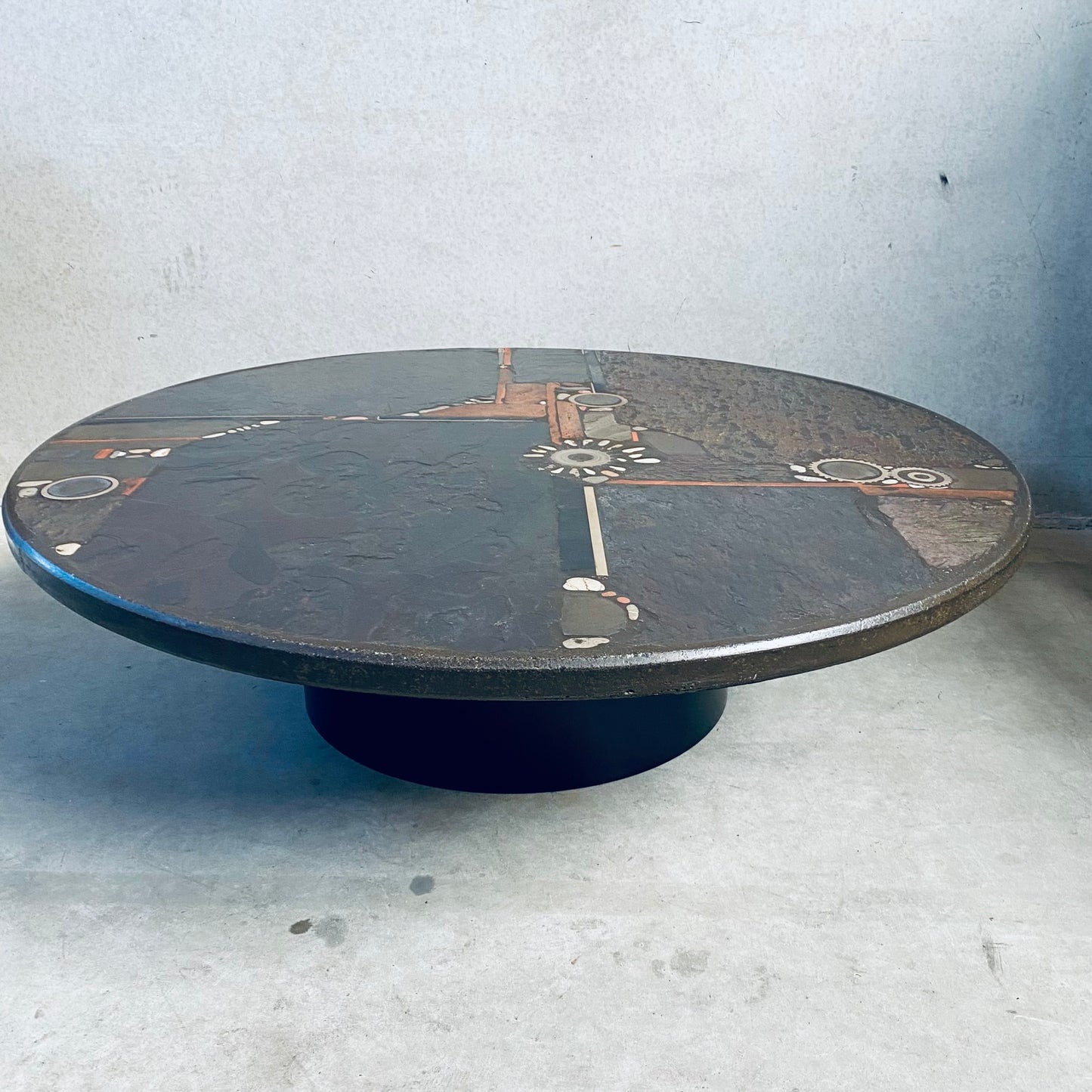 Runder Couchtisch im Stil des Brutalismus, entworfen vom Bildhauer Paul Kingma, Niederlande, 1984