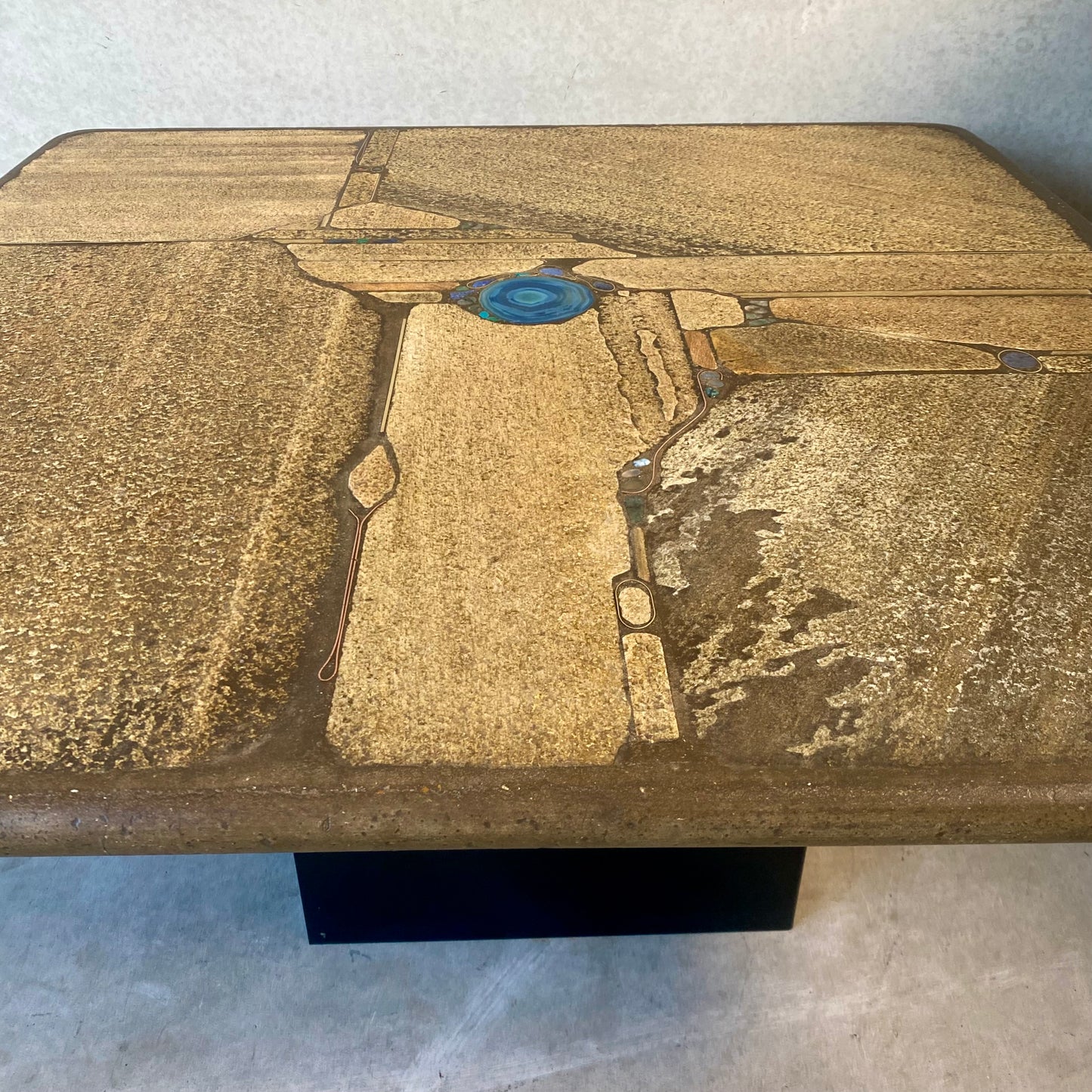 Table basse carrée brutaliste en ardoise et agate bleue de Paul Kingma, 1996