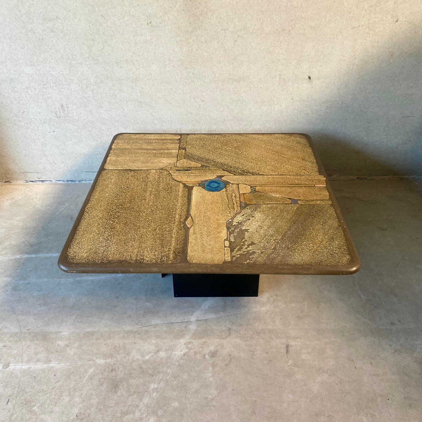 Table basse carrée brutaliste en ardoise et agate bleue de Paul Kingma, 1996
