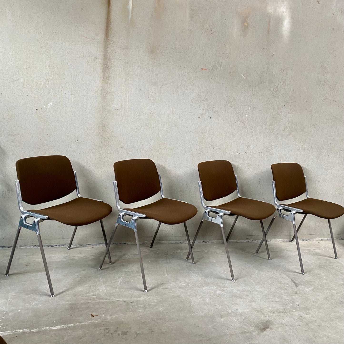 Ensemble de 4 chaises de salle à manger Castelli DSC 106 par Giancarlo Piretti, Italie 1970