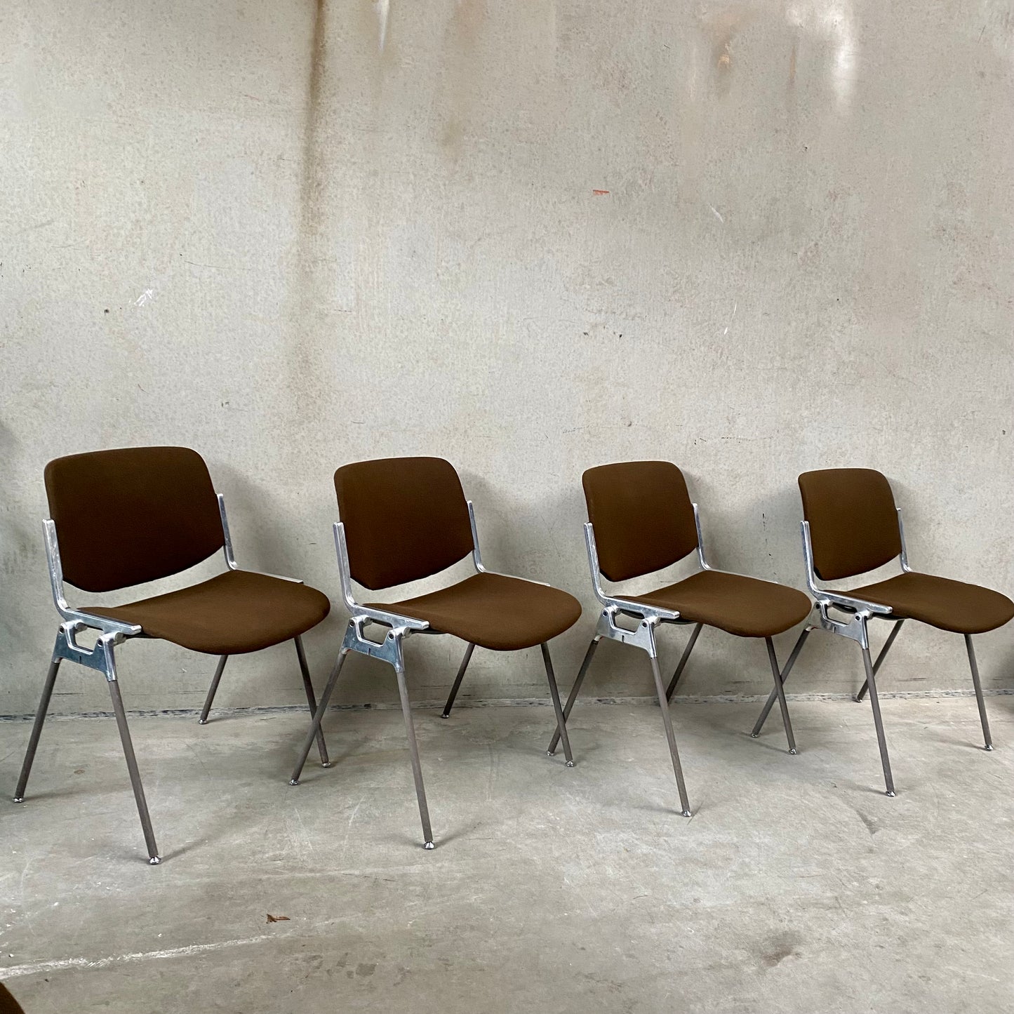 Ensemble de 4 chaises de salle à manger Castelli DSC 106 par Giancarlo Piretti, Italie 1970