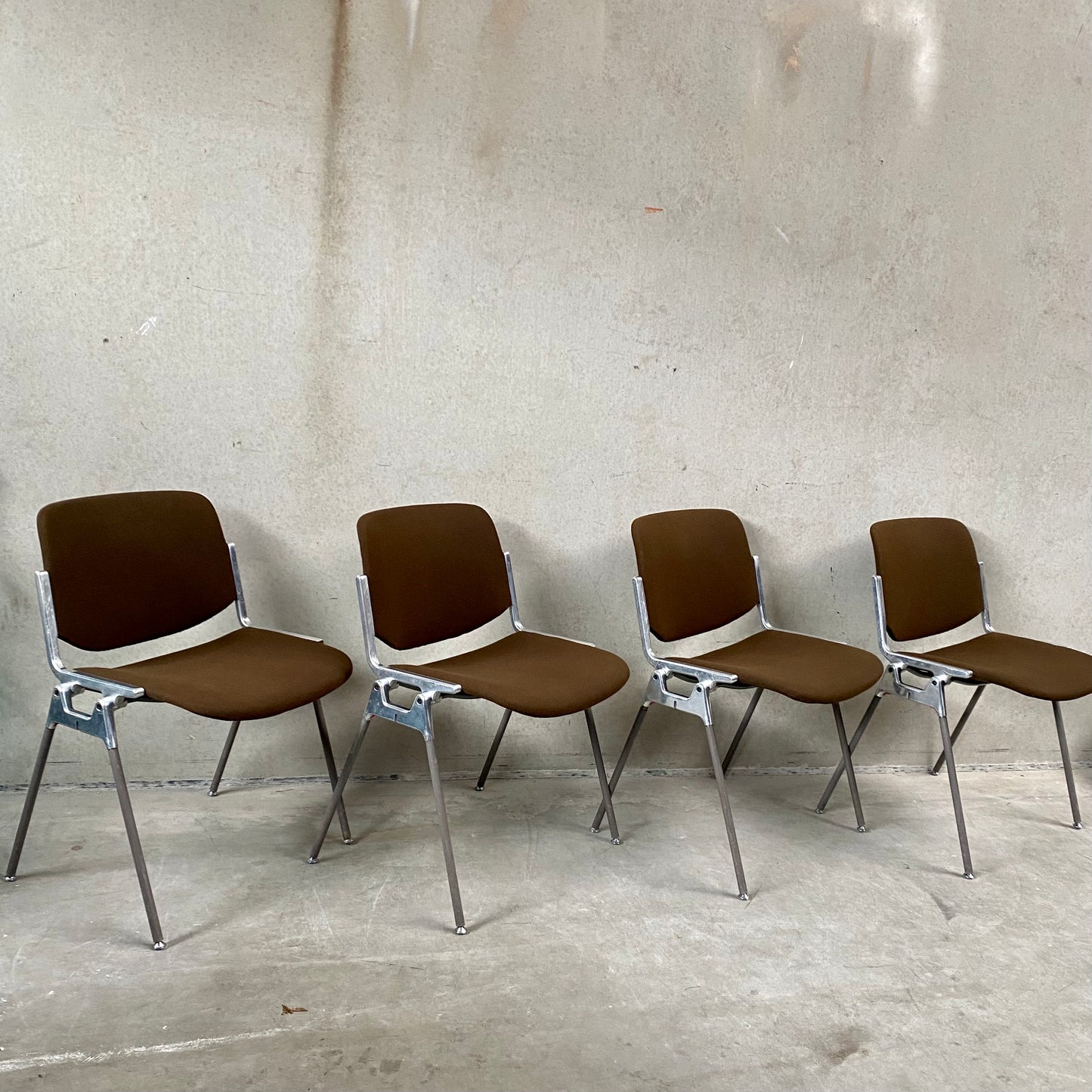 Ensemble de 4 chaises de salle à manger Castelli DSC 106 par Giancarlo Piretti, Italie 1970