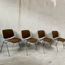 Load image into Gallery viewer, Set of 4 Castelli Dsc 106 Dining Chairs by Giancarlo Piretti, Italy 1970

