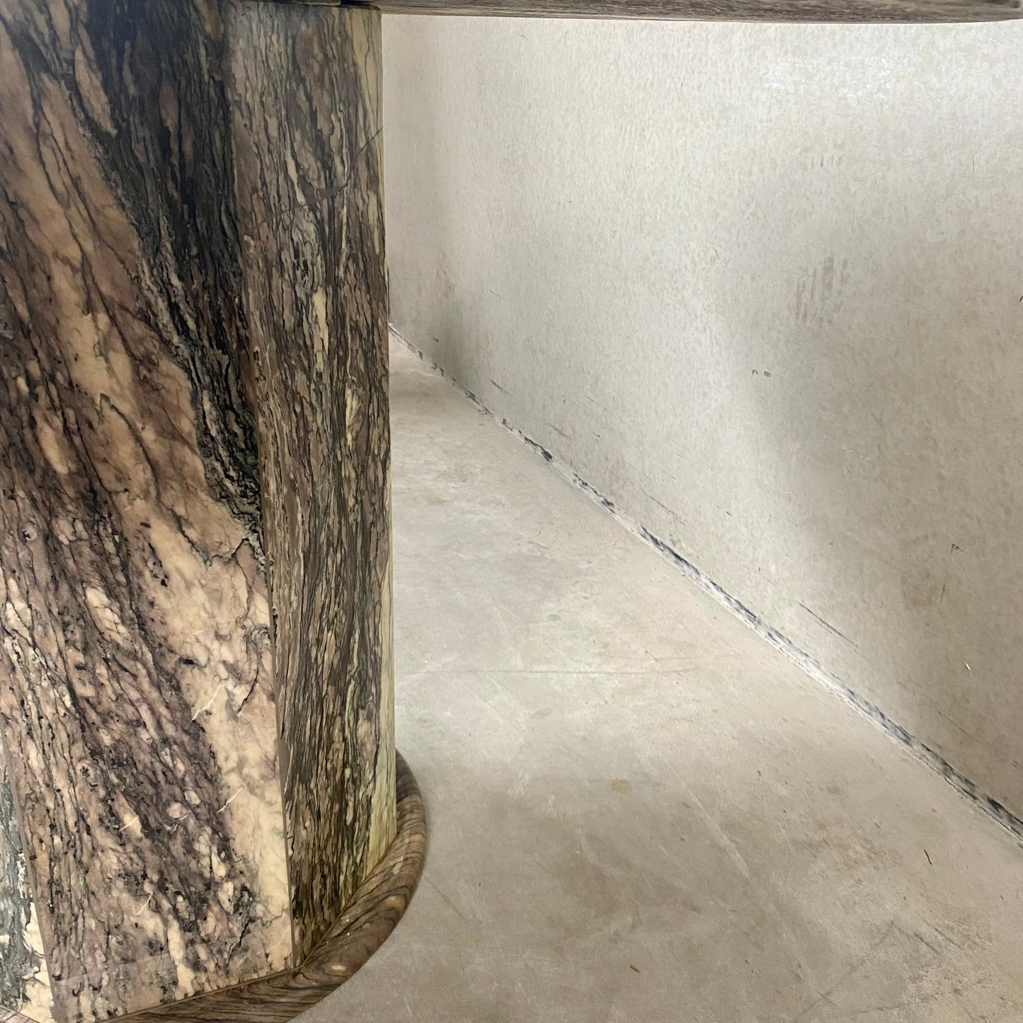 Runder Esstisch aus Cipollino-Marmor, Italien, 1980