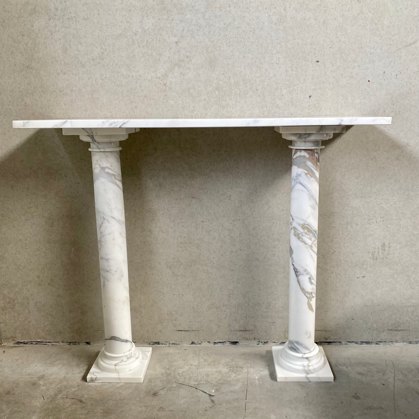 Console/table d'appoint classique en marbre blanc massif, Italie 1980