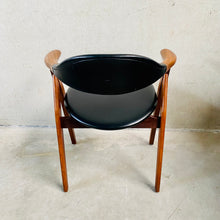 Load image into Gallery viewer, Cow Horn Chair by Tijsseling Meubelfabriek, Netherlands 1960
