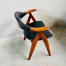Load image into Gallery viewer, Cow Horn Chair by Tijsseling Meubelfabriek, Netherlands 1960
