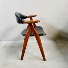 Load image into Gallery viewer, Cow Horn Chair by Tijsseling Meubelfabriek, Netherlands 1960
