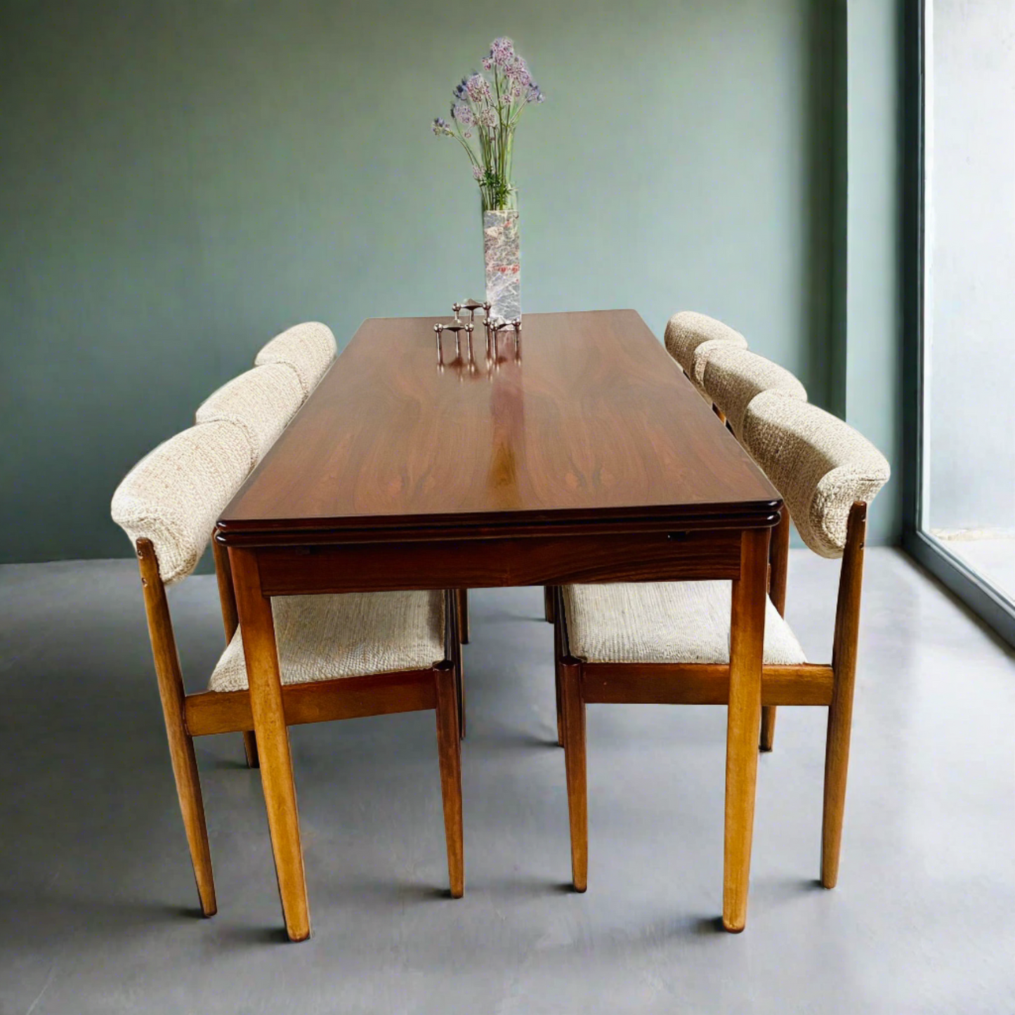 Ensemble de salle à manger extensible de style danois du milieu du XXe siècle, avec 6 chaises, Danemark, années 1960