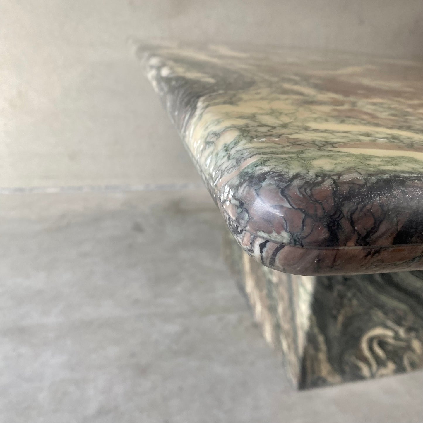 Großer Esstisch aus Cipollino-Ondulato-Marmor aus der Mitte des 20. Jahrhunderts, Italien