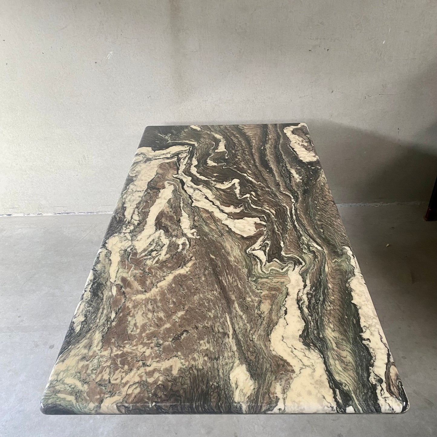 Großer Esstisch aus Cipollino-Ondulato-Marmor aus der Mitte des 20. Jahrhunderts, Italien