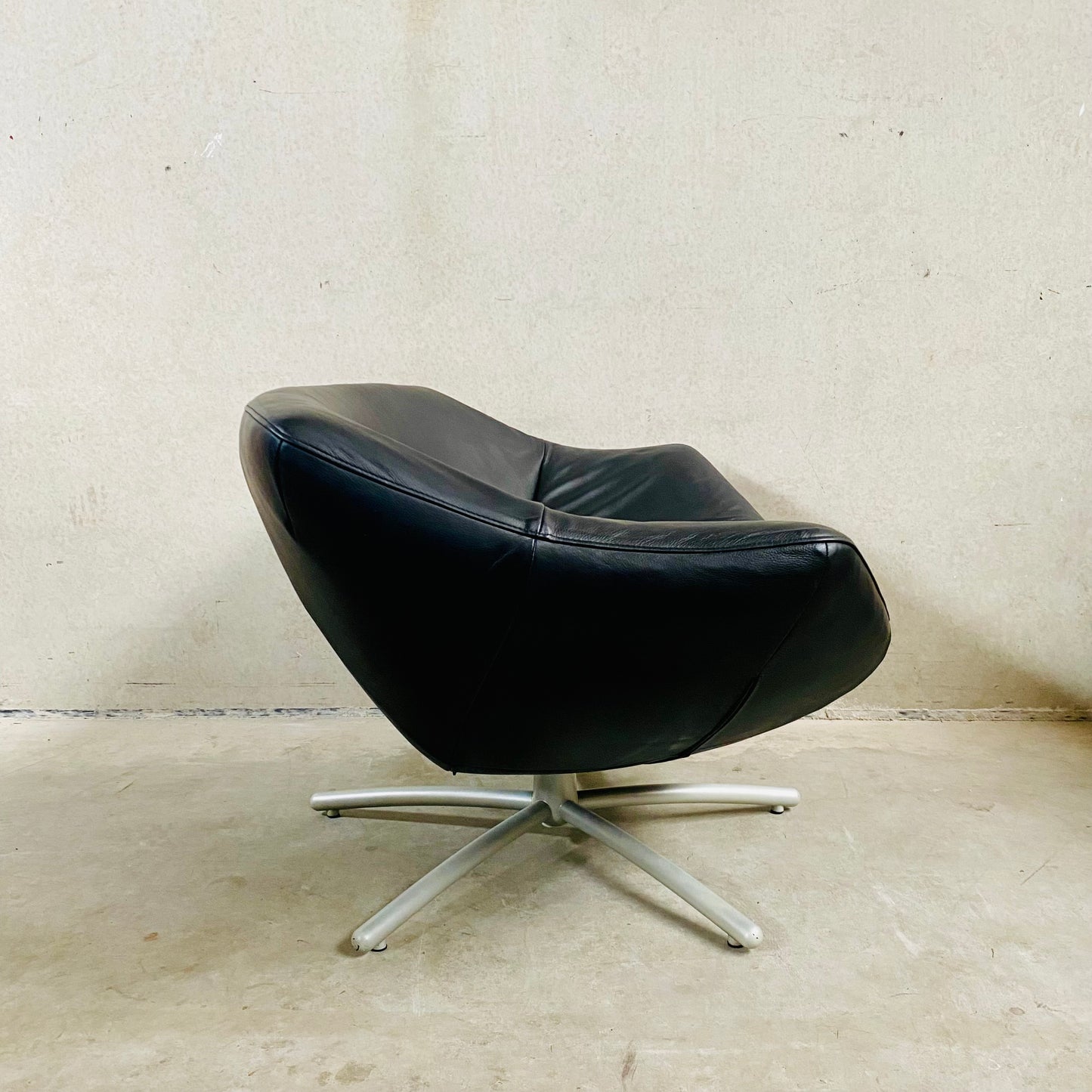 Drehsessel „Gigi“ aus Leder von Gerard Van Den Berg für Label, Niederlande, 1980