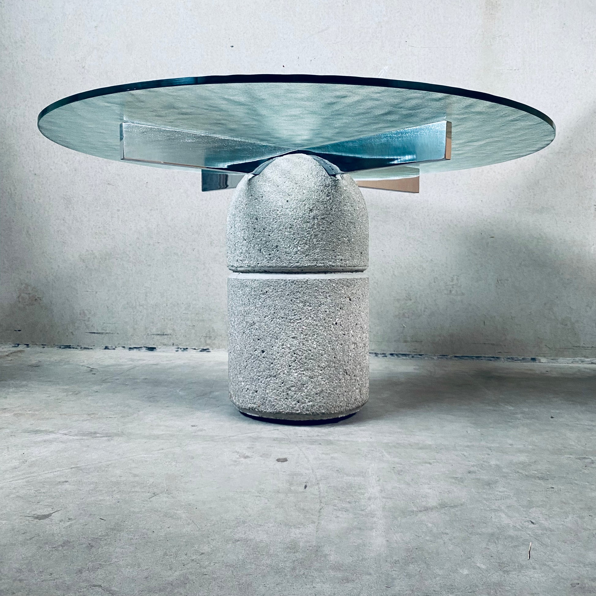 Mid-century Giovanni Offredi Concrete Dining Table Paracarro for Saporiti, Italy 1970
