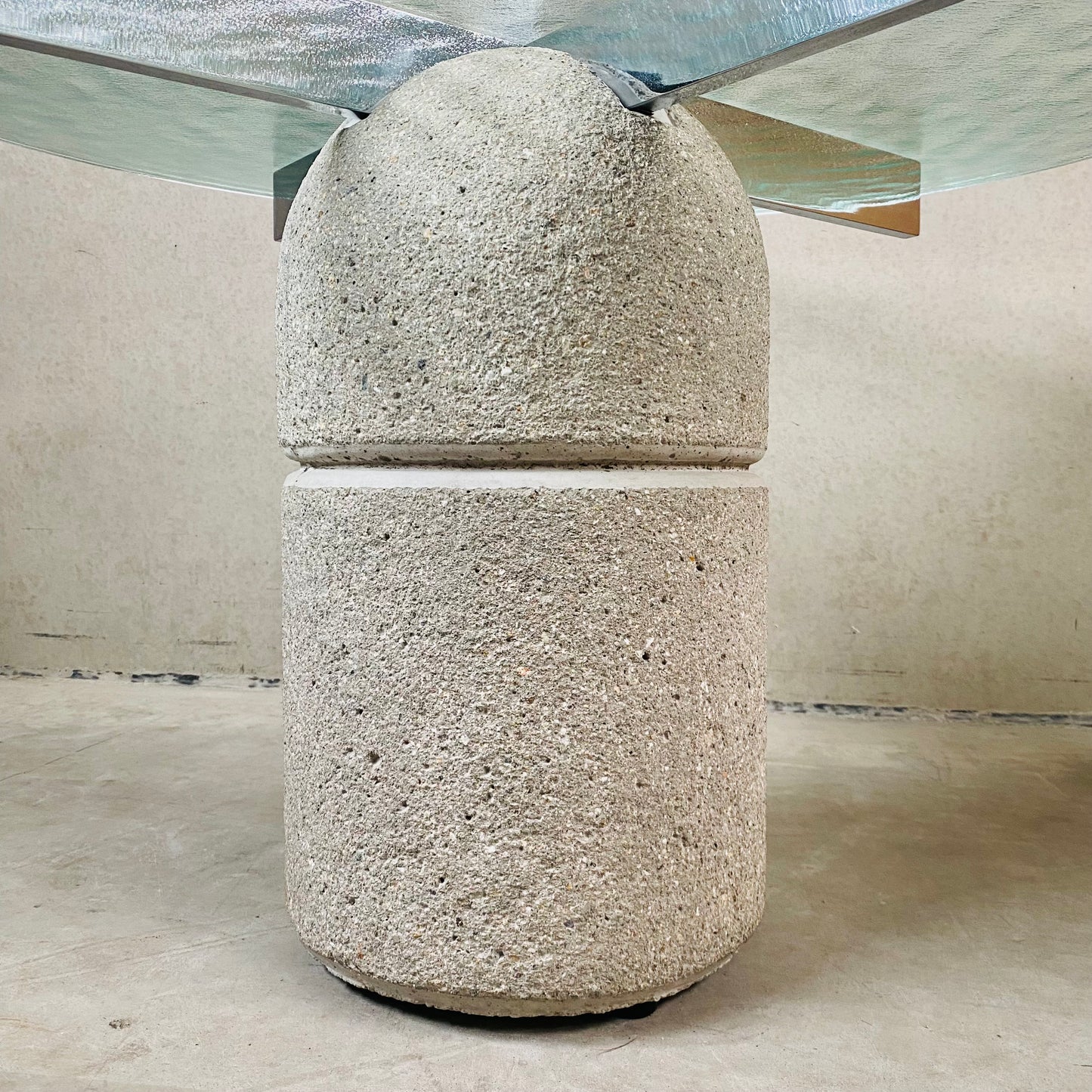 Mid-century Giovanni Offredi Concrete Dining Table Paracarro for Saporiti, Italy 1970