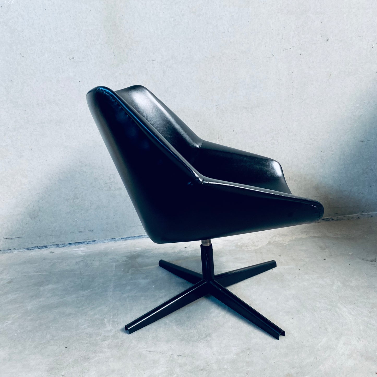 Mid-Century PASTOE FM08 Swiffle Chair von Cees Braakman, Niederlande 1959