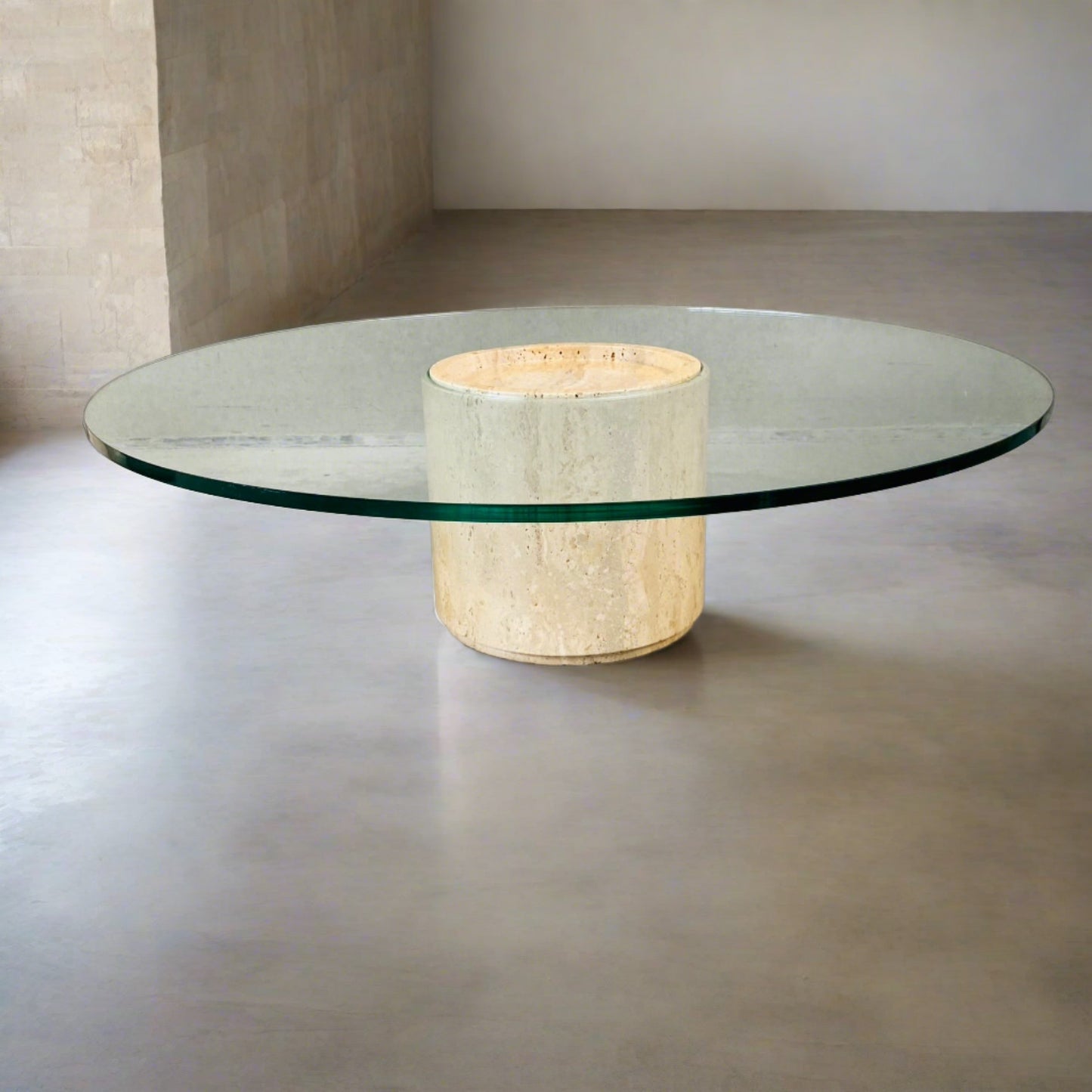 Runder Couchtisch aus Travertin und Glas, Mitte des 20. Jahrhunderts, Italien, 1970