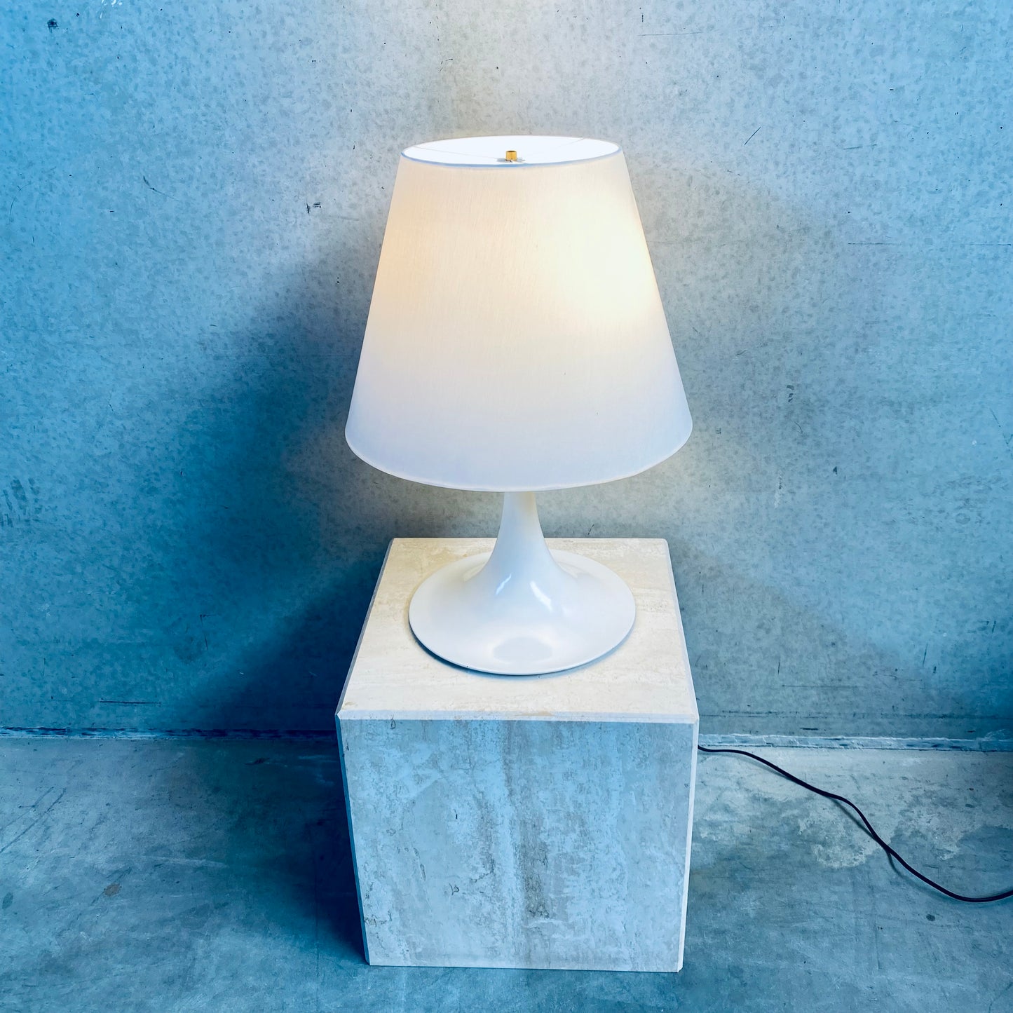 Weiße Tulpen-Tischleuchte RAAK Amsterdam aus der Mitte des 20. Jahrhunderts, Niederlande, 1960