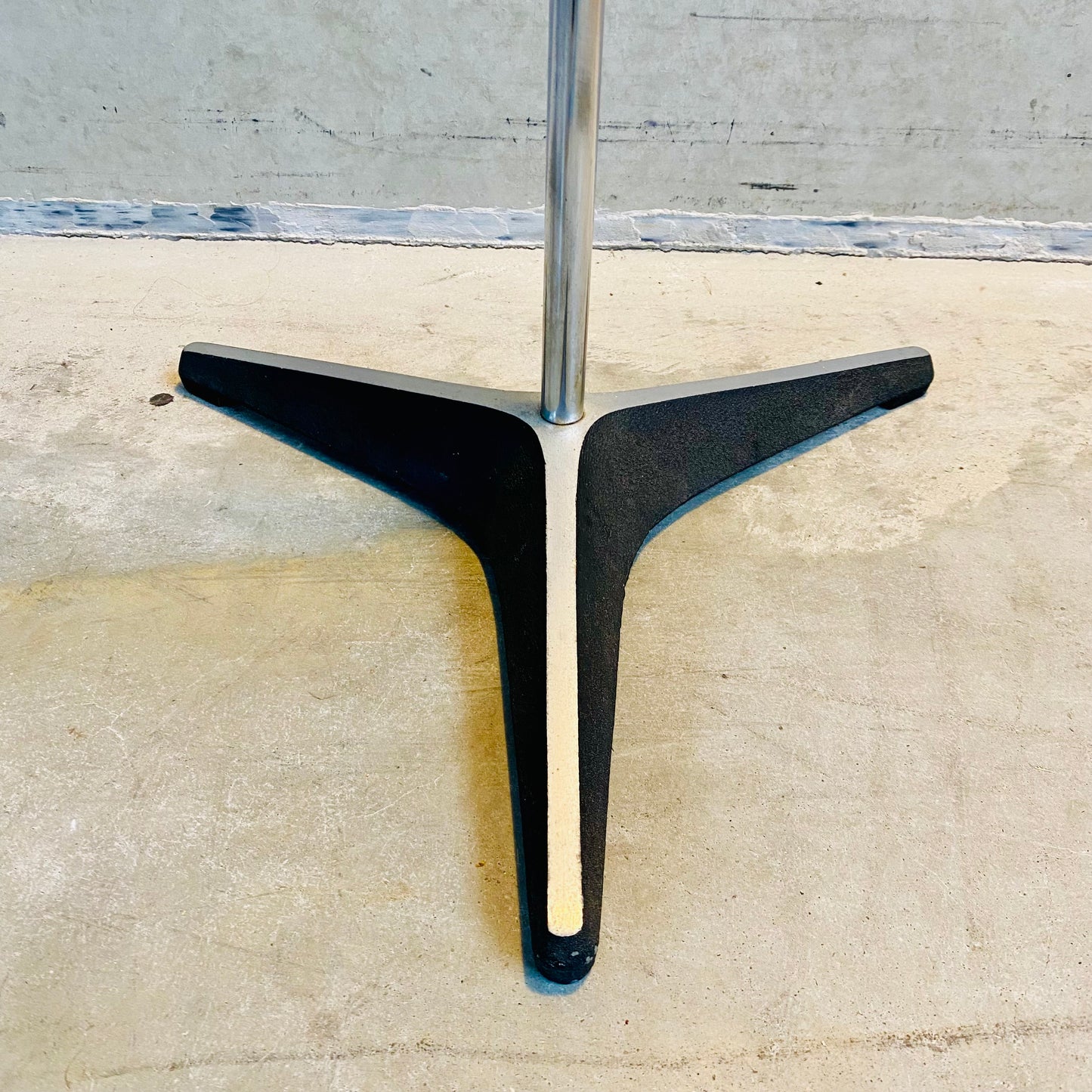 Mid-Century Stehlampe D-2003 von Jan Jaspers für Raak Amsterdam, Niederlande 1950