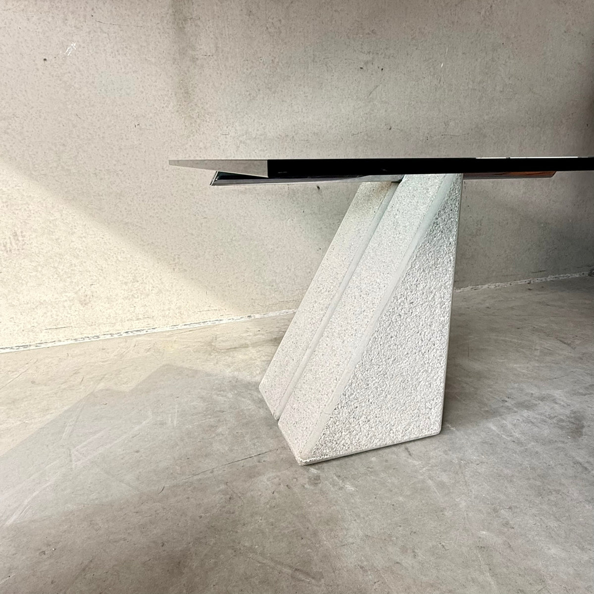 Mid-century Square Giovanni Offredi Concrete Dining Table for Saporiti, Italy 1970