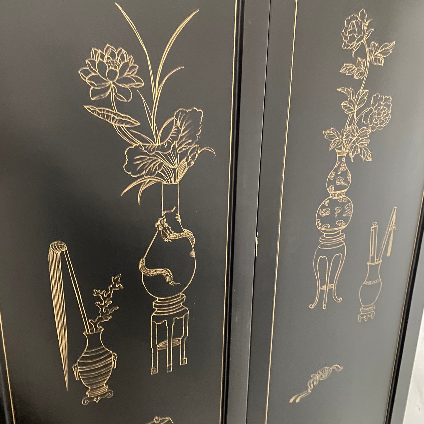 Paravent pliant à 4 panneaux en stéatite noire sculptée, motif fleurs et oiseaux, style chinois