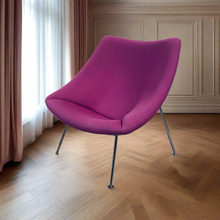 Load image into Gallery viewer, Purple Lounge Chair Oyster &quot;F157&quot; by Pierre Paulin for Artifort, Netherlands 1970
