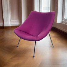 Load image into Gallery viewer, Purple Lounge Chair Oyster &quot;F157&quot; by Pierre Paulin for Artifort, Netherlands 1970
