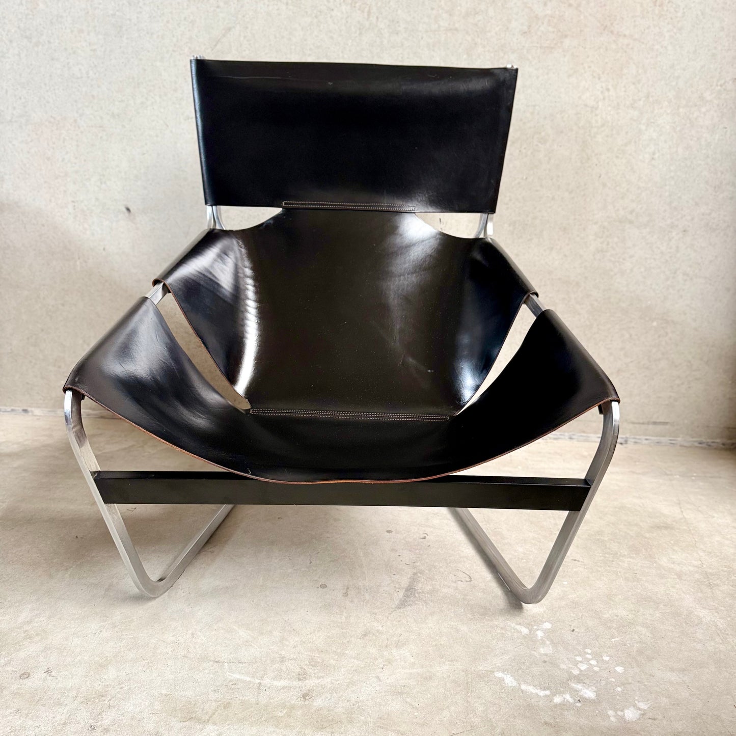 Black Leather Lounge Chair "F444" by Pierre Paulin for Artifort Netherlands 1963