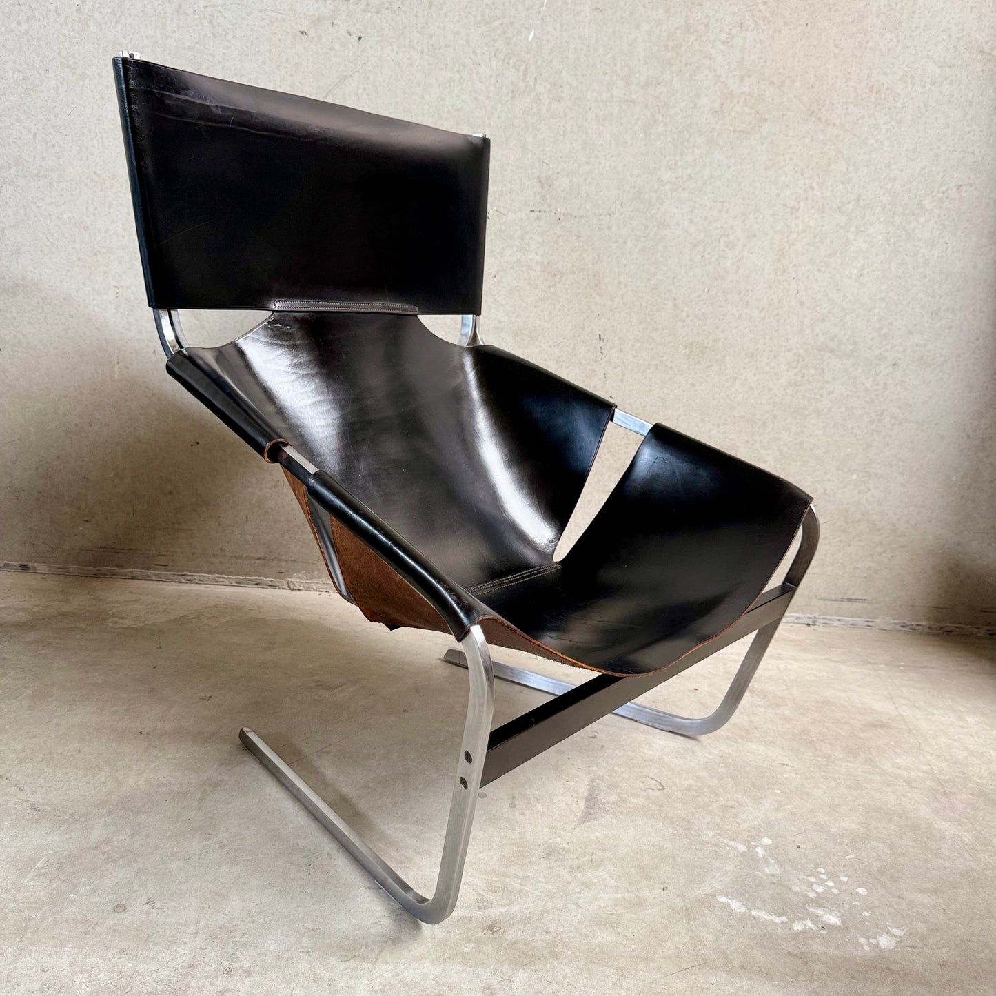 Black Leather Lounge Chair "F444" by Pierre Paulin for Artifort Netherlands 1963
