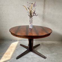 Load image into Gallery viewer, Mid-Century Rosewood Round Extendable Danish Design Dining Table 1970
