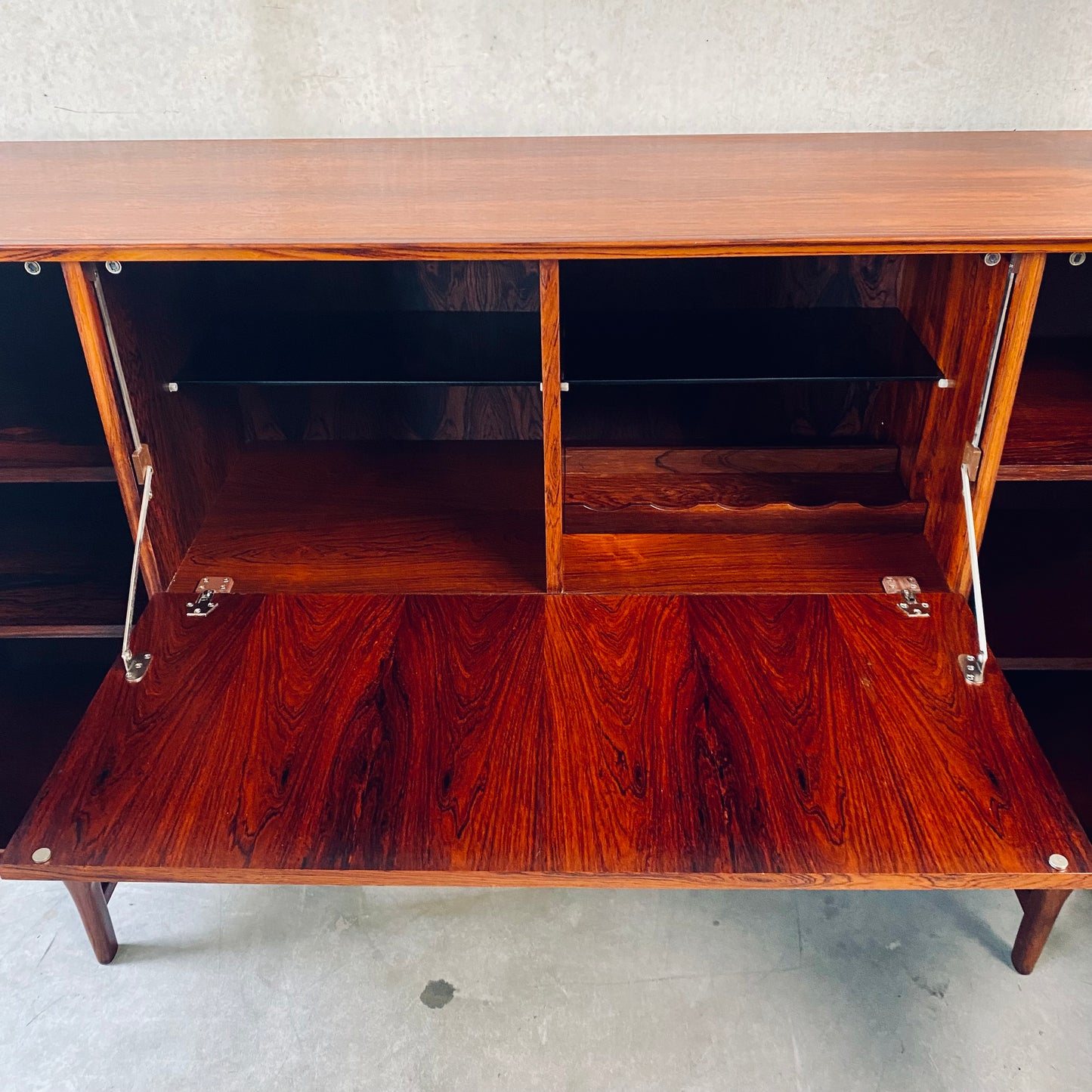 William Watting für Fristho Mid-Century Rosewood Highboard, Niederlande 1960