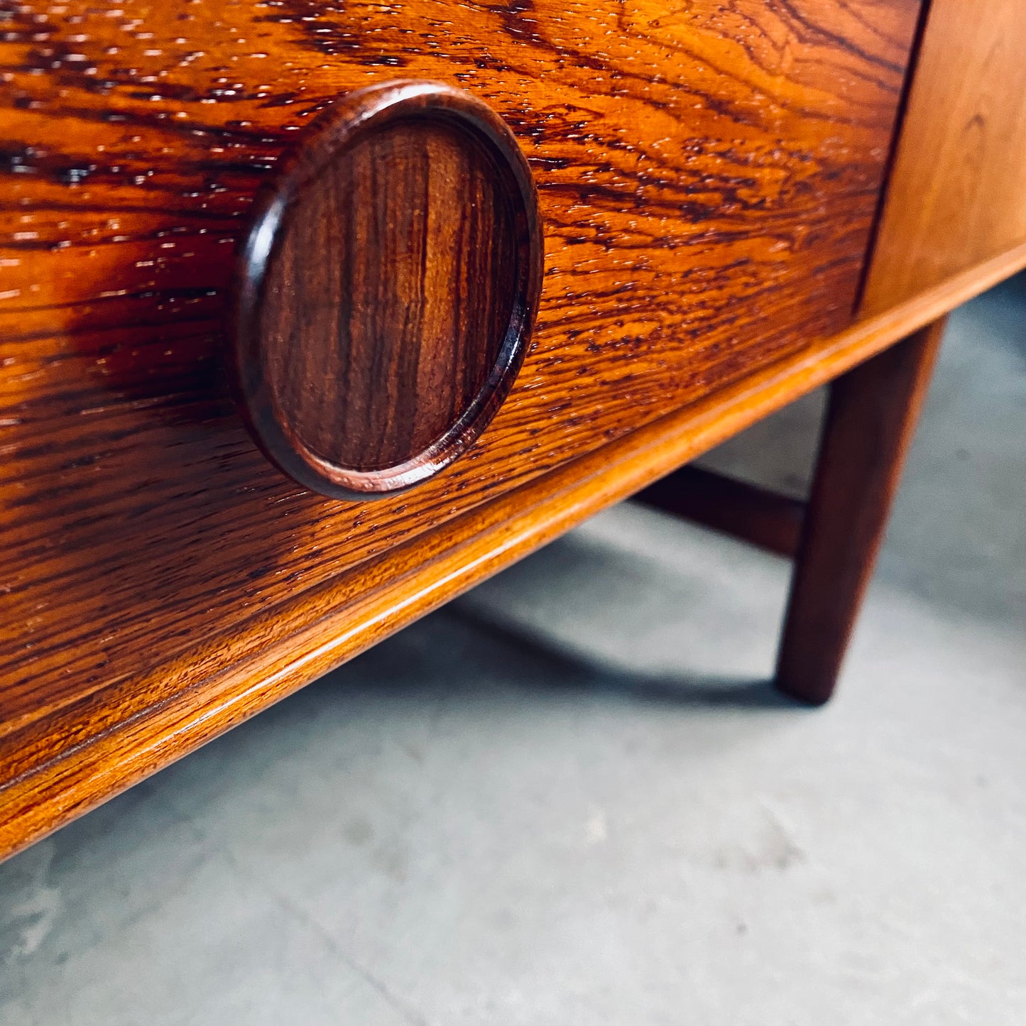 William Watting für Fristho Mid-Century Rosewood Highboard, Niederlande 1960
