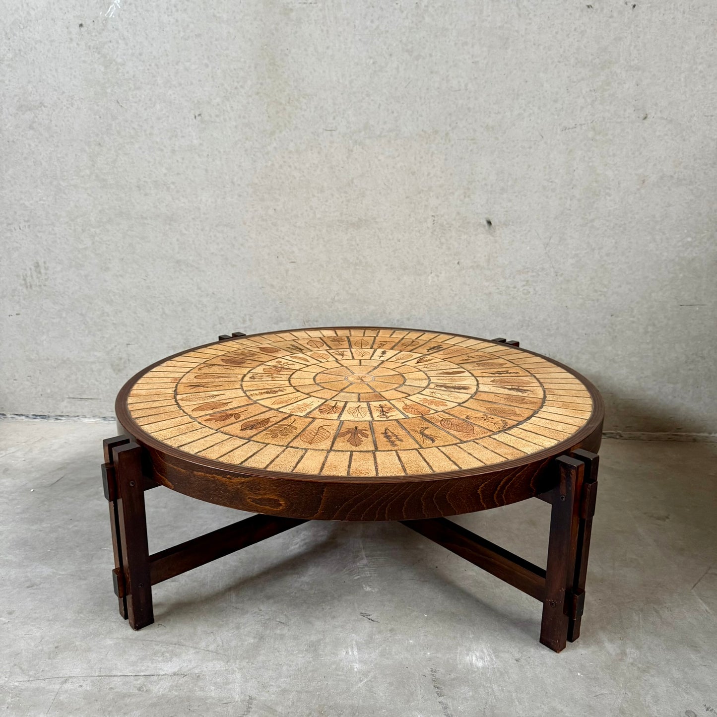 Runder, brutalistischer Keramik-Couchtisch von Roger Capron, Frankreich 1960