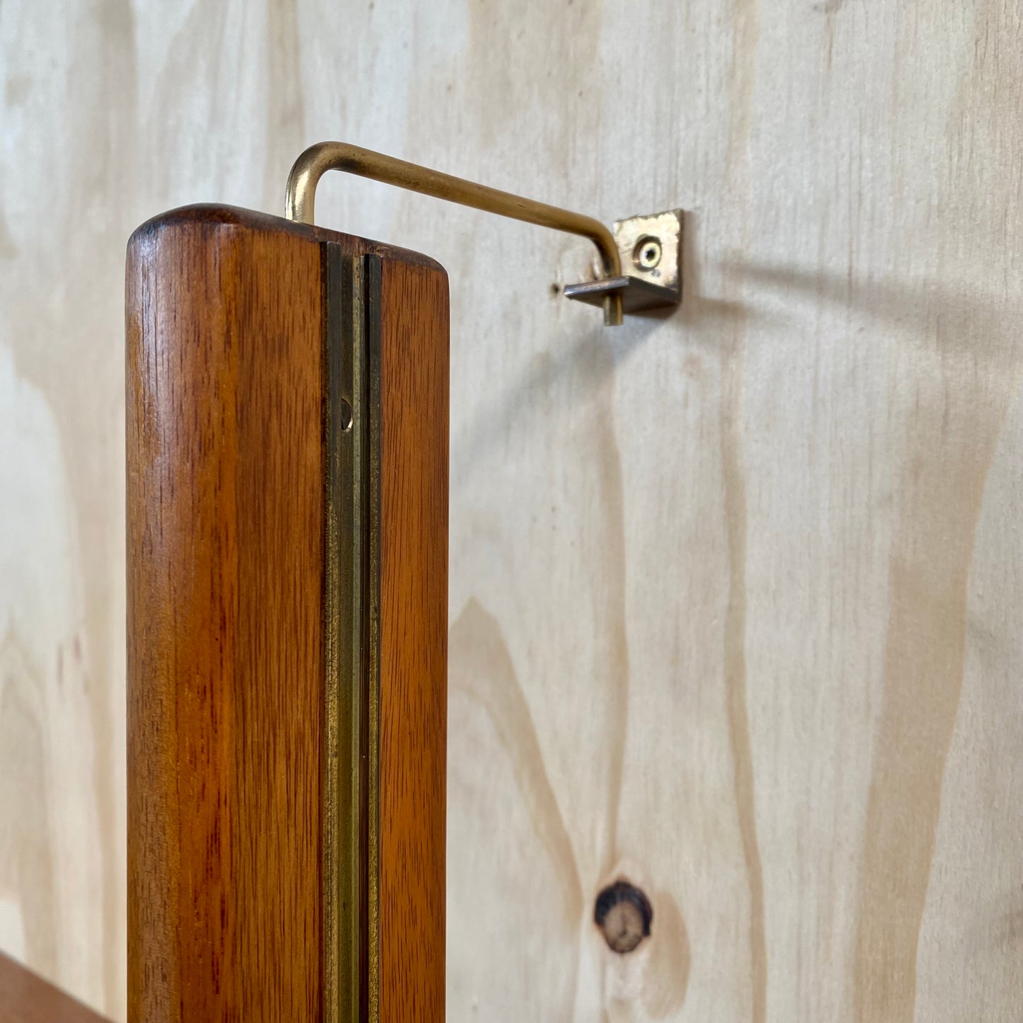 Große Teakholz-Wandkonsole von William Watting für Fristho, Niederlande, 1960