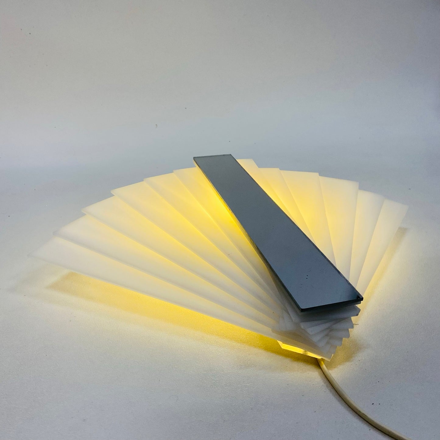 Applique murale postmoderne en acrylique de Mawa Design, 1980