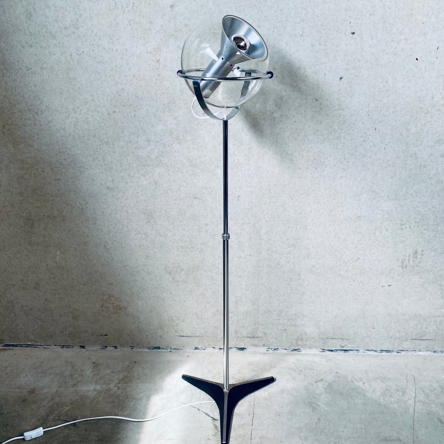 Stehleuchte „Globe 2000“ von Frank Ligtelijn für Raak Amsterdam, Niederlande 1960