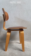 Load and play video in Gallery viewer, 4 X Pastoe &quot;Sb02&quot; Dining Chairs by Cees Braakman, Netherlands 1950
